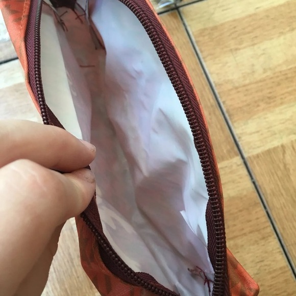 Loot Crate wizarding world travel bag - Picture 5 of 9